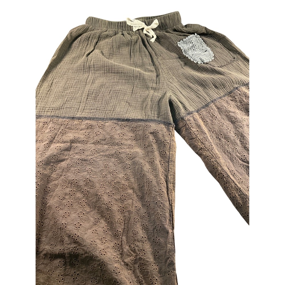 POL Floral Eyelet Lace and Double Gauze Joggers in Charcoal SMP578 - Picture 10 of 10